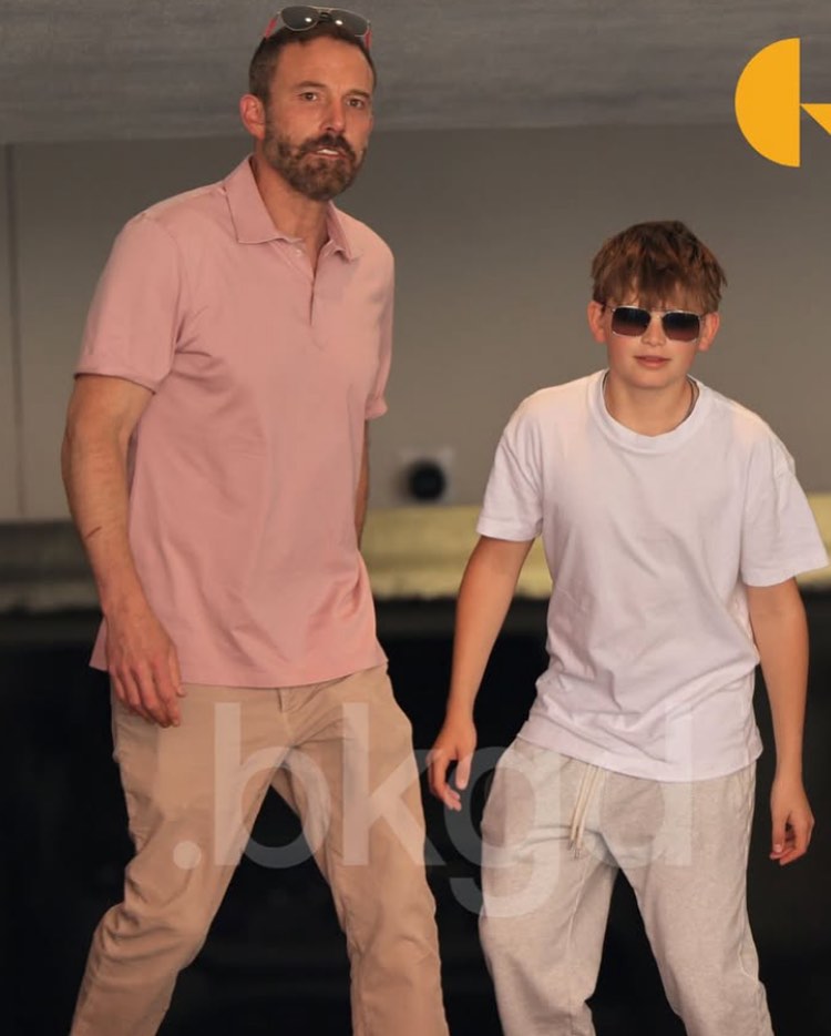 My boys are so cool 🏷- #benaffleck #benaffleckvibes #benaffleckbatman #batfleck #brucewayne #batman #makethebatfleckmovie #hollywood #theaccountant #theaccountant2 #theaccountantmovie #dad #daddy #fatherandson (8)