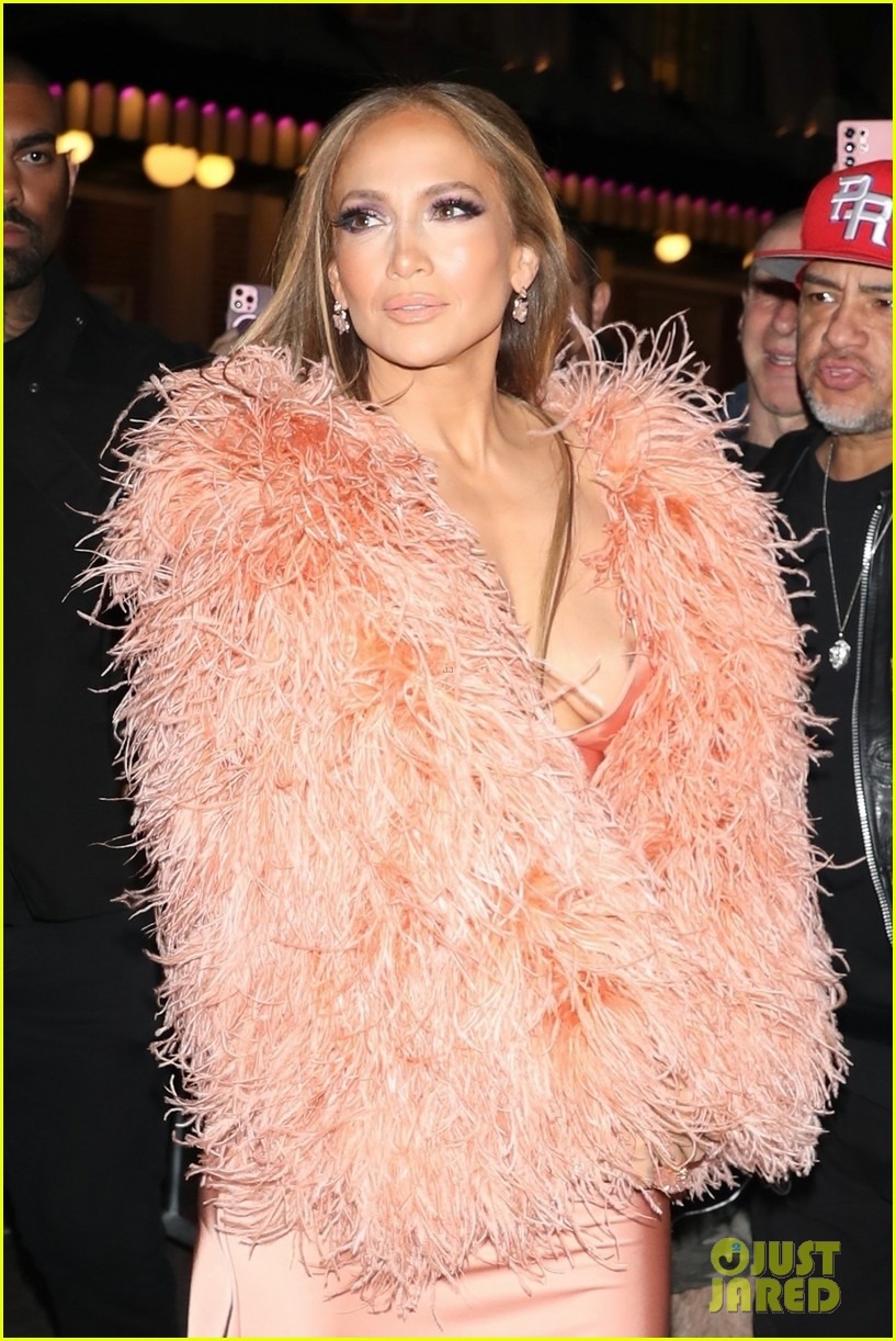 jennifer-lopez-nyc-event-pics-02