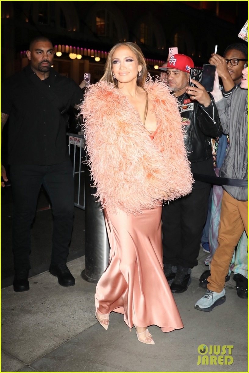 jennifer-lopez-nyc-event-pics-06