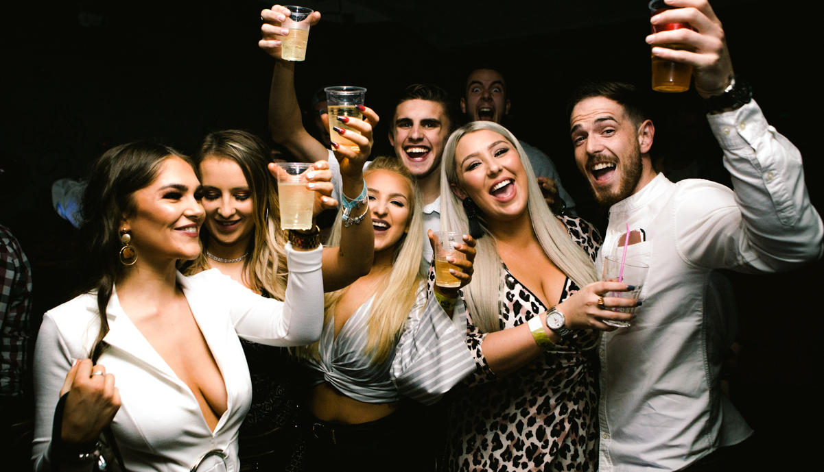 prague_pub_crawl_original_silvester