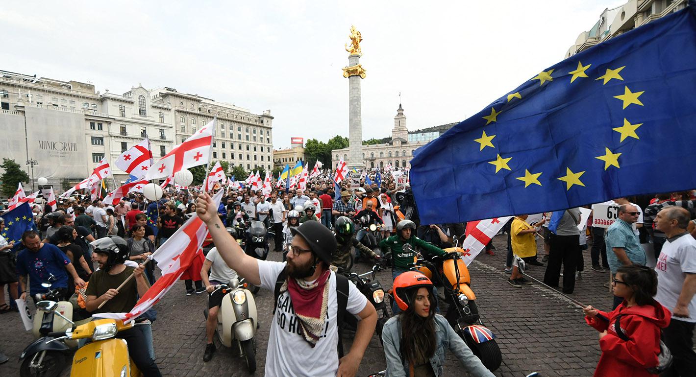 Georgia-EU_GettyImages-1152799647_1420x770-1