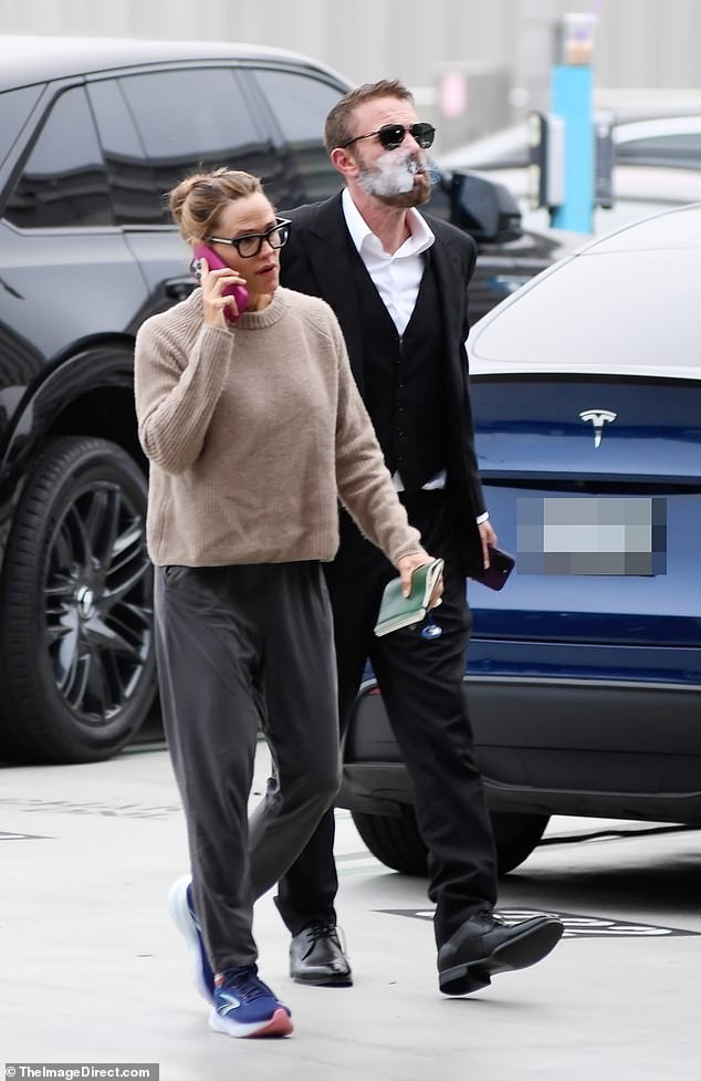 99312433-14806785-Ben_Affleck_an