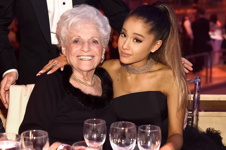 Ariana-Grande-Teases-Collaboration-with-Her-Nonna-as-She-Unveils-Complete-Eternal-Sunshine-Tracklist-022724-1-3638a287dadd4633948bb75ce556b415