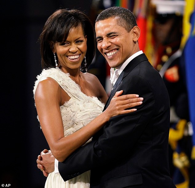 96852569-14975637-The_Obamas_met