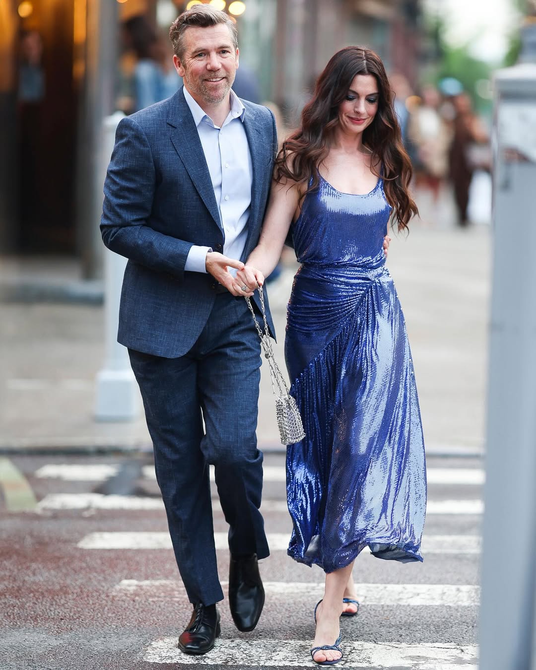 Here’s our first glimpse of an eveningwear moment on the set of #TheDevilWearsPrada2. #AnneHatha
