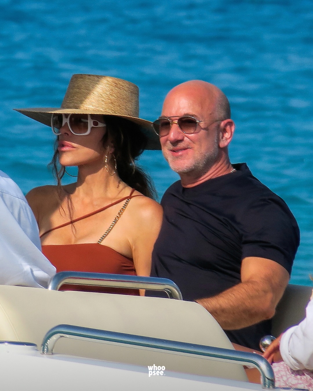 Due coppie, di amici e soprattutto di innamorati. Jeff Bezos e Lauren Sanchez sono inseparabili,