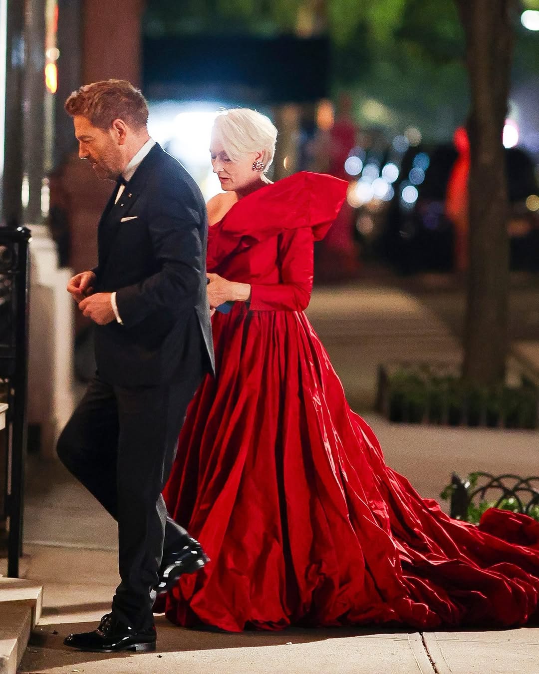 #MirandaPriestly was spotted on the Upper East Side and she did not come to play. #MerylStreep a