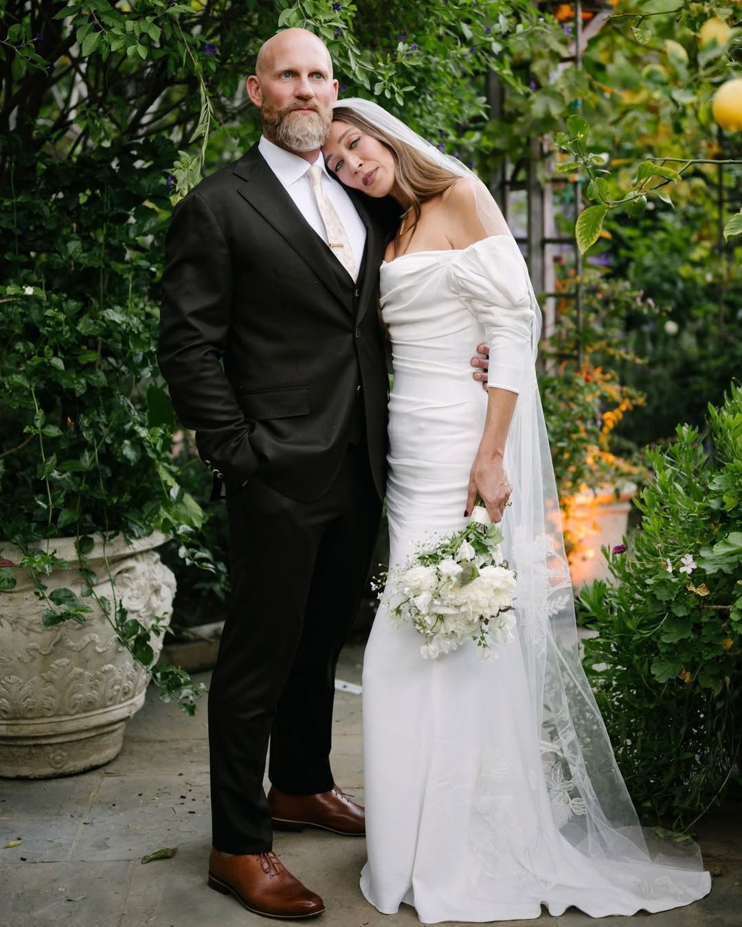#AlanaHadid (@lanzybear) and Ross Williams tied the knot at the father-of-the-bride’s home in Lo (4)