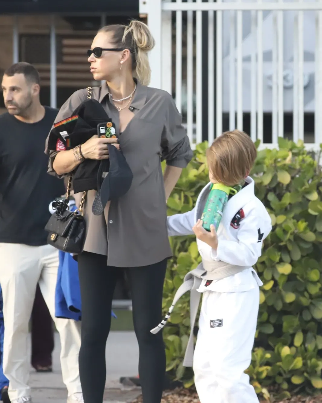 NEW PHOTOS - НОВЫЕ ФОТО- 27 октября 2025 года папарацци сфотографировали @annakournikova с Коле (4)