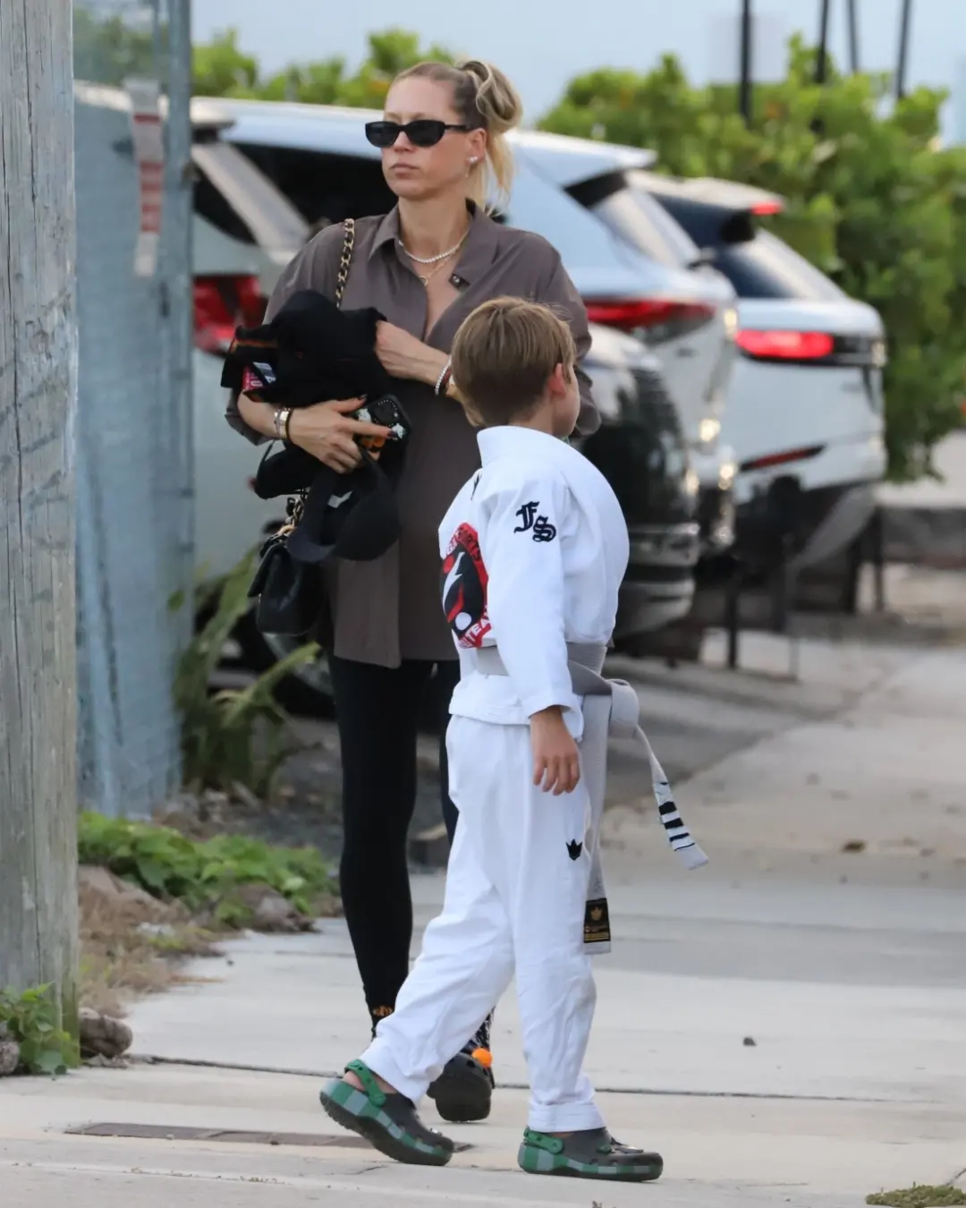 NEW PHOTOS - НОВЫЕ ФОТО- 27 октября 2025 года папарацци сфотографировали @annakournikova с Коле (6)