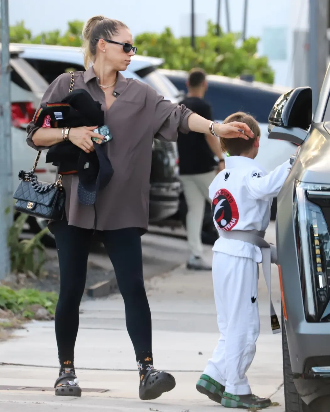 NEW PHOTOS - НОВЫЕ ФОТО- 27 октября 2025 года папарацци сфотографировали @annakournikova с Коле (7)