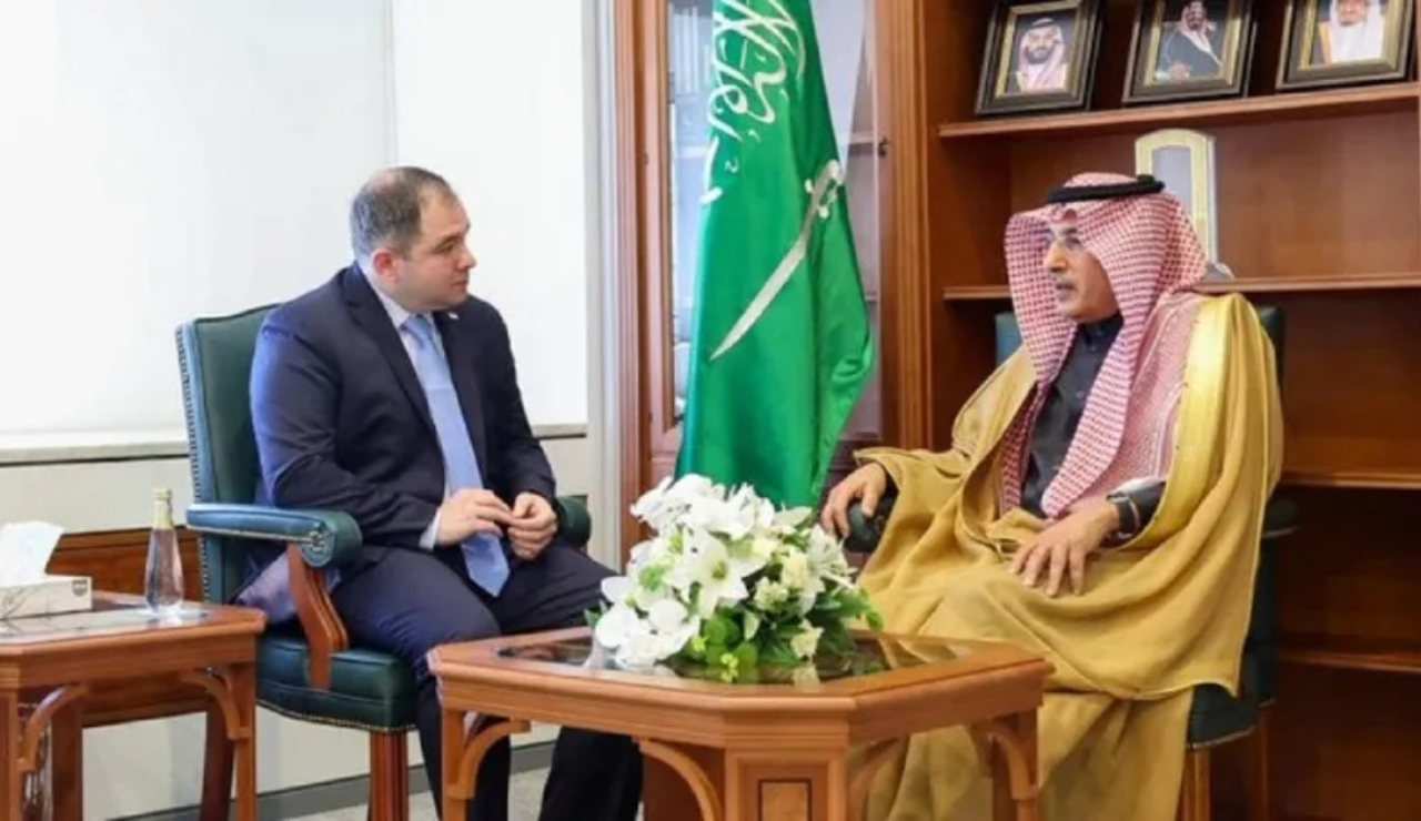 ნიკოლოზ სამხარაძე