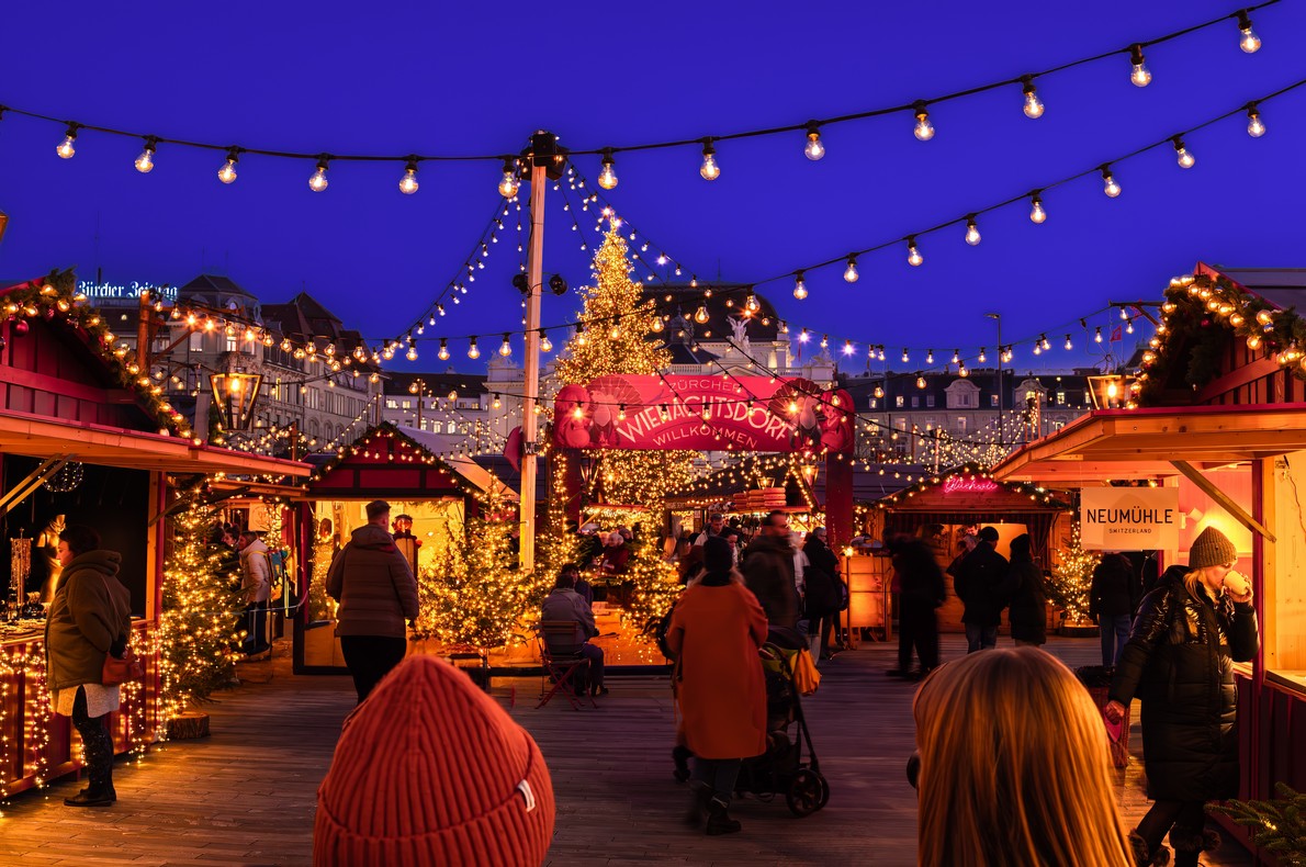 Zurich,,Switzerland,-,November,23,,2023:,Christmas,Market,In,Front