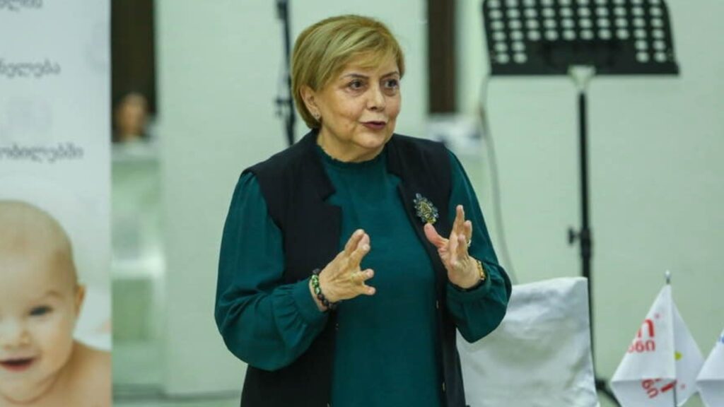 „ბავშვის ფსიქიკა ჯერ არ არის მზად მუდმივი შეფასებისთვის, ლაიქების, კომენტარებისა და აუდიტორიისთვის. თუ ბავშვი მონაწილეობს სოციალურ სივრცეში, ეს უნდა იყოს იშვიათი“ – ინგა მამუჩიშვილი