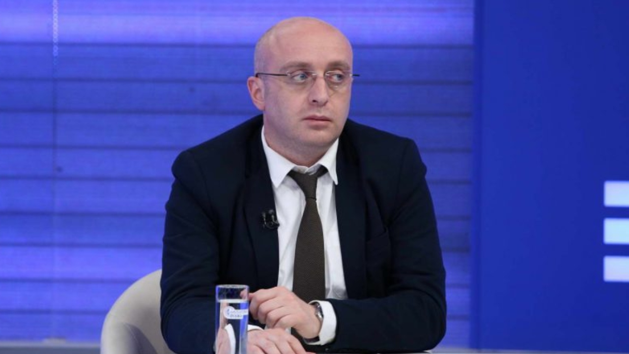 2025-12-24_00-32-20_218959