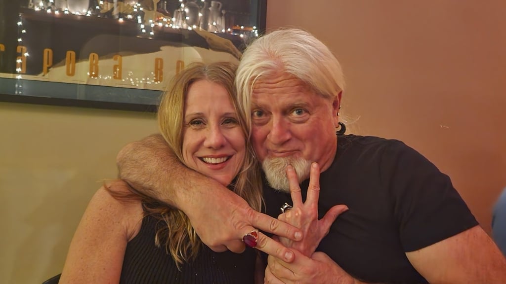 „ჩვენი მუსიკოსები არაფრით ჩამოუვარდებიან აქაურს…“ – ლადო ბურდული ნიუ იორკში ამერიკელ მეუღლესთან ერთად კავკასიის როკფესტივალს აფუძნებს