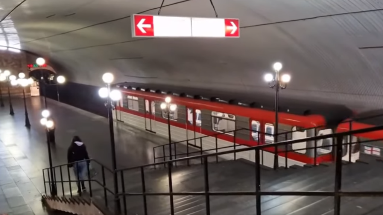 სადგურის მოედანი