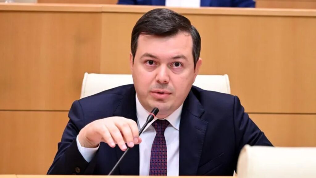 გიგა ფარულავა: „მოსკოვის მექანიზმის“ დასკვნა არის უმძიმესი ჩვენი ქვეყნისთვის, ჟრიამულის საფუძველი არავის აქვს! – მივმართავ „ოცნების“ ამომრჩეველს: ერთადერთი, ვისაც ჯერ კიდევ შეუძლია ამ არაადეკვატურობის გაჩერება, თქვენ ხართ!“