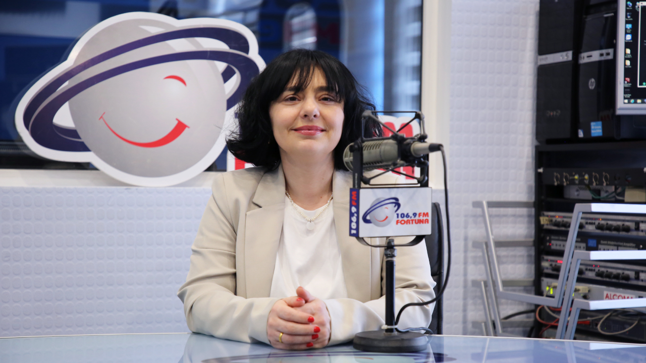 ნინი აჯიბეგიშვილი