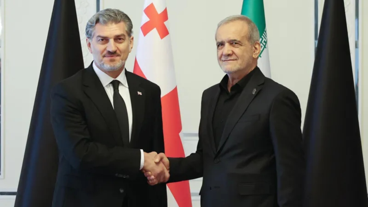 მიხეილ ყაველაშვილი, მასუდ ფეზეშქიანი