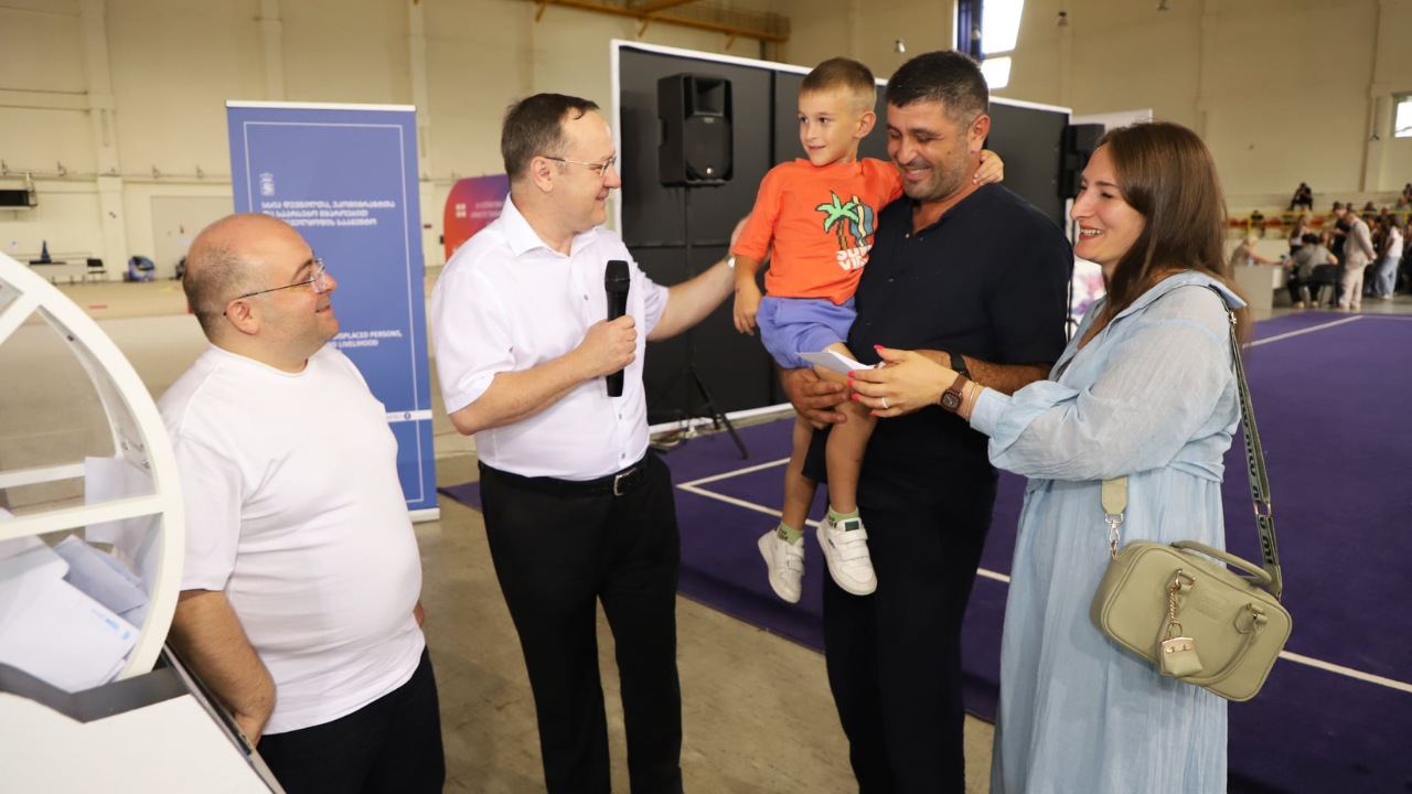 თბილისში, დევნილი ოჯახების ბინების განაწილების კენჭისყრა გაიმართა